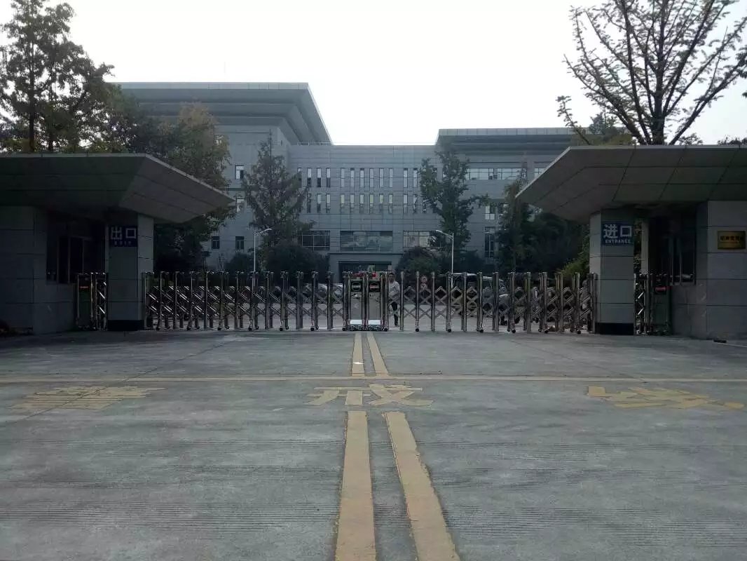 开封开封四川消防总队伸缩门